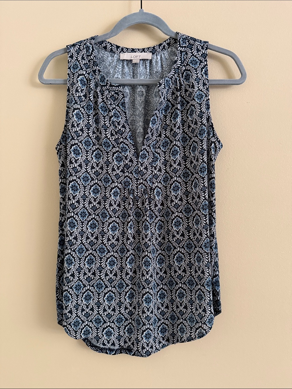 LOFT - Flowy Summer Tank - Navy & Light Blue Printed Sleeveless Blouse - Size XS